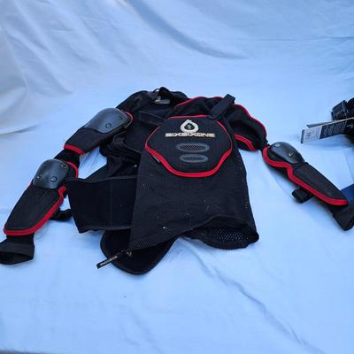 Xelement NWT Women’s Size S Motorcycle Jacket & More Protective Gear (G-JS)