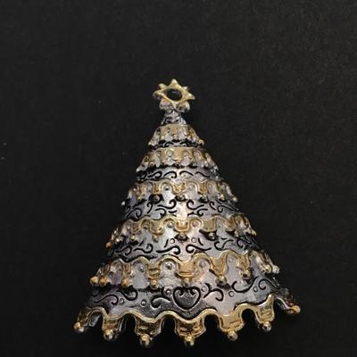 Vintage Dancraft Christmas tree brooch