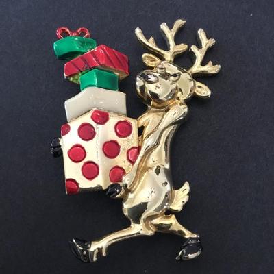 Danecraft reindeer Christmas gifts brooch vintage