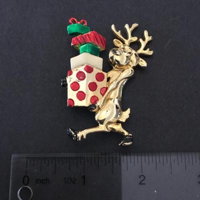 Danecraft reindeer Christmas gifts brooch vintage