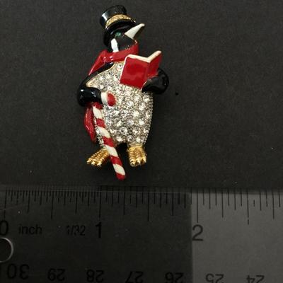 Beautiful, crystal holiday, penguin brooch/pin
