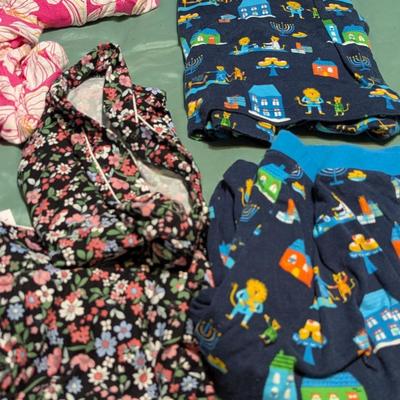 Array Of Sleepwear Most Of Them Are Sets (PB)