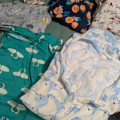 Array Of Sleepwear Most Of Them Are Sets (PB)