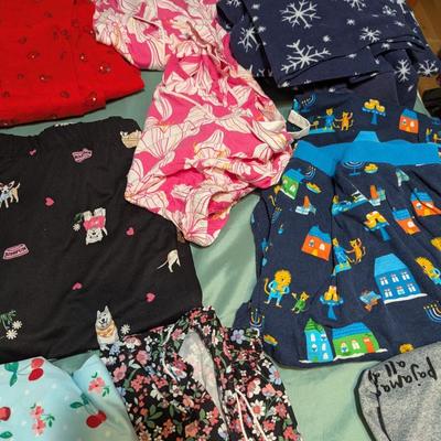 Array Of Sleepwear Most Of Them Are Sets (PB)