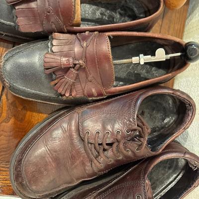 Ladies shoes (7.5), men’s shoes (8.5)