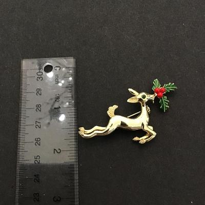 Berry’s Reindeer brooch pin