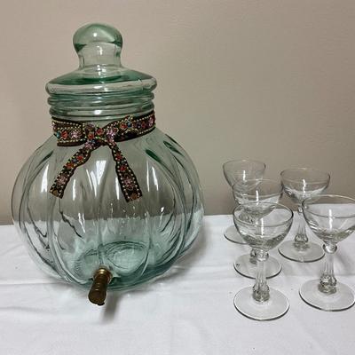 Vtg 2 Gal green pumpkin shaped beverage decanter, & wine glasses.