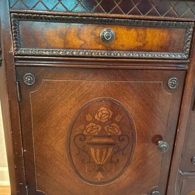 Antique sideboard - Stunning!