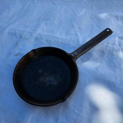 Lodge Cast Iron Cookware & More (G-JS)