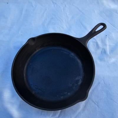 Lodge Cast Iron Cookware & More (G-JS)