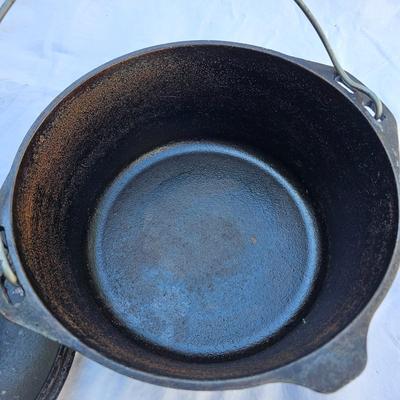 Lodge Cast Iron Cookware & More (G-JS)