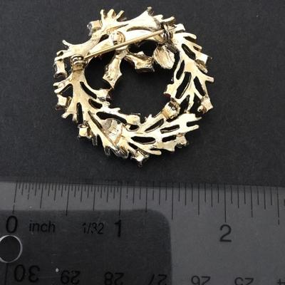 Vintage Gold tone, wreath brooch