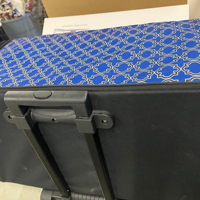 Sale Photo Thumbnail #24: Brothers scan n cut 2 CM650W, This item appears to be new or barely used. Item comes with a carrying case