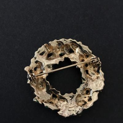 Liz Claiborne Christmas wreath brooch