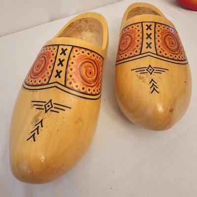 Eclectic European Decor - Dutch Clogs, Edinburgh Art & More (G-JS)