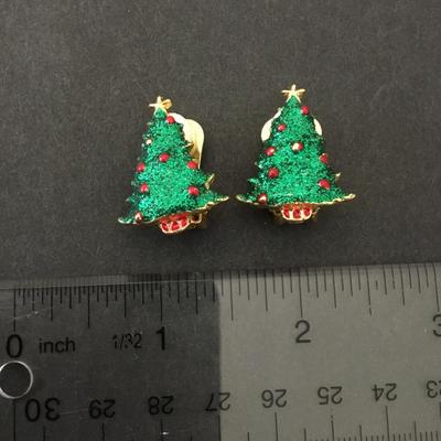 Beautiful Christmas holiday Christmas tree clip on earrings