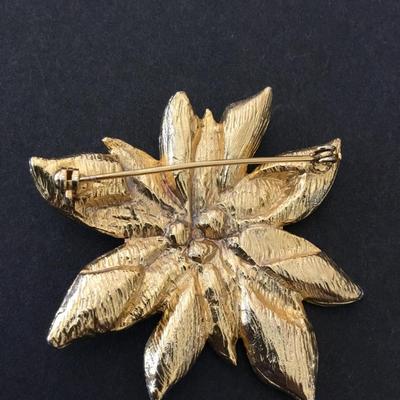 Vintage, beautiful Christmas brooch, flower Christmas bro