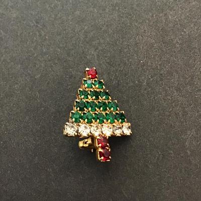 Cute Christmas tree pin
