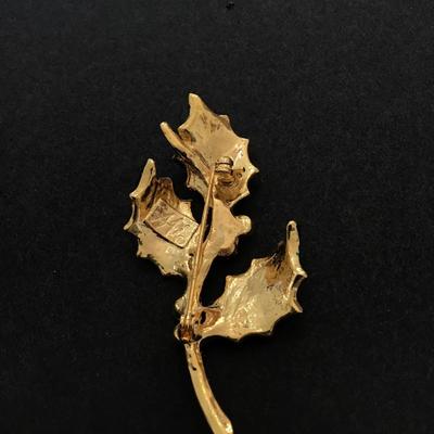 Mistletoe brooch makers mark