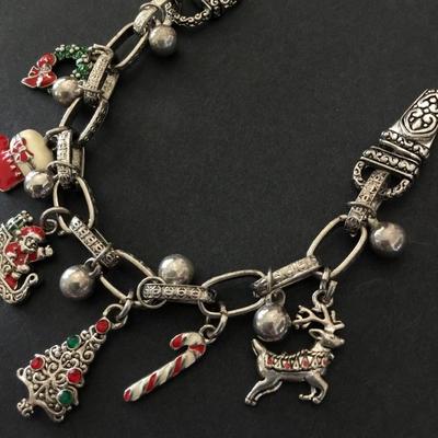 Beautiful Silvertone vintage Christmas charm enamel charm bracelet very nice very beautiful