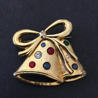 Beautiful, gold tone, rhinestone, multicolored, rhinestone Christmas bell brooch