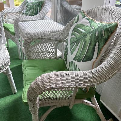 7 pc vintage wicker patio set