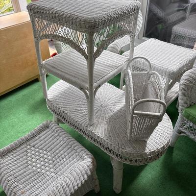 7 pc vintage wicker patio set