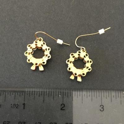 Cute Christmas wreath dangle earrings