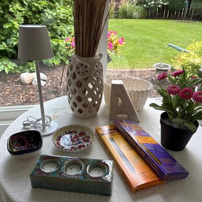 Owl vase, trinket dishes, USB lamp, more