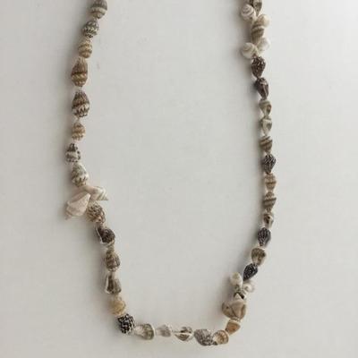 Beautiful shell fashion necklace