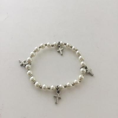 Stretchy cross charm beaded bracelet
