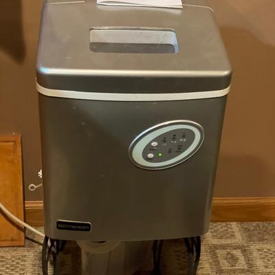 Emerson ice maker