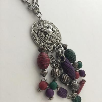 Unmarked beautiful statement necklace