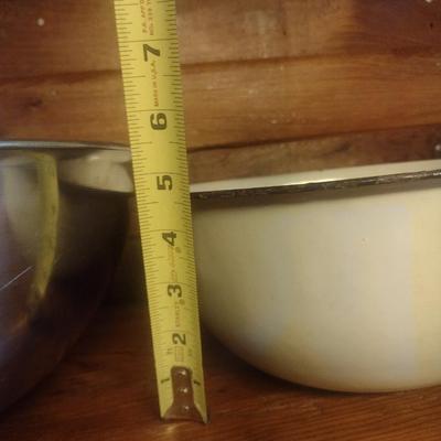 Set of Three Large Mixing or Bread Bowls Various Sizes