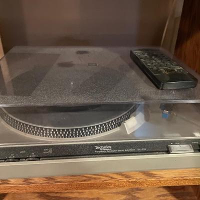 Technics SL-220 record player