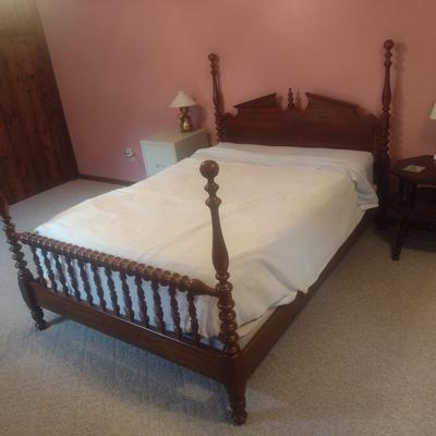Vintage Mahogany Turned Wood Four Post Full Size Bed with Mattress Set