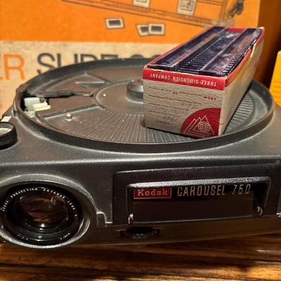 Slide projector, slide trays, and viewer