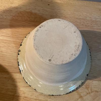 Fitz & Floyd frogs and pottery bowl