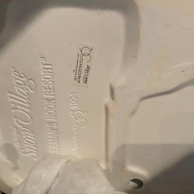 Fisherman Hook resort and skiers