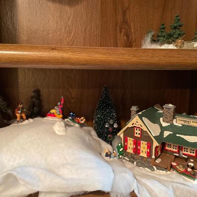 Fisherman Hook resort and skiers