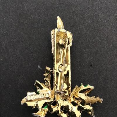 Sale Photo Thumbnail #144: Vintage Christmas lapel pin by Gerry