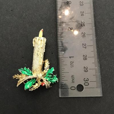 Sale Photo Thumbnail #145: Vintage Christmas lapel pin by Gerry