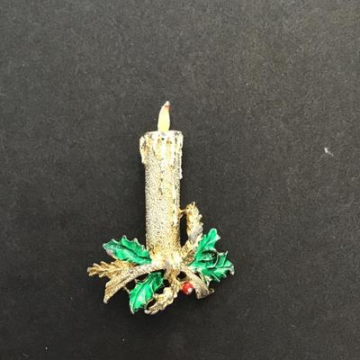 Sale Photo Thumbnail #143: Vintage Christmas lapel pin by Gerry
