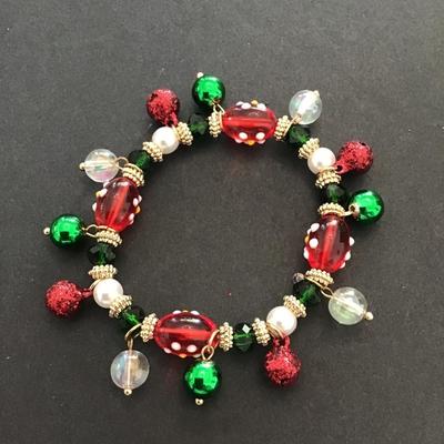 Sale Photo Thumbnail #152: Vintage art glass, Christmas stretchy bracelet. Please see attached photos.