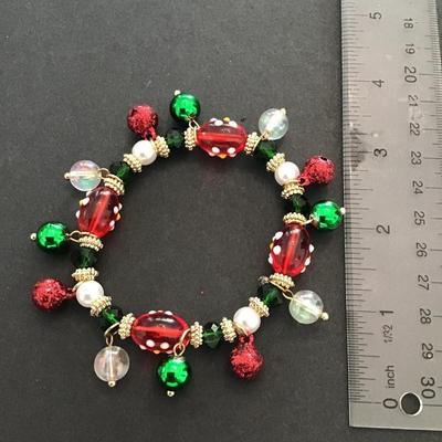 Sale Photo Thumbnail #153: Vintage art glass, Christmas stretchy bracelet. Please see attached photos.
