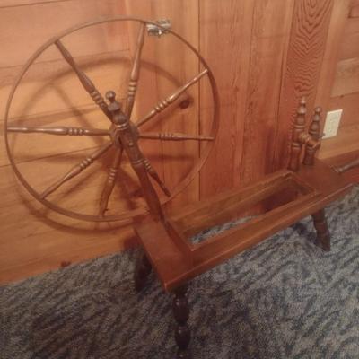 Vintage Early American Design Spinning Wheel Plant Stand