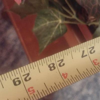 Vintage Early American Design Spinning Wheel Plant Stand