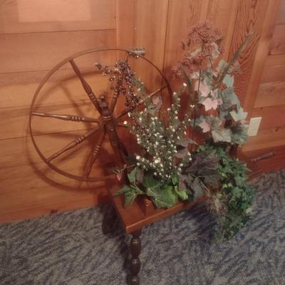 Vintage Early American Design Spinning Wheel Plant Stand