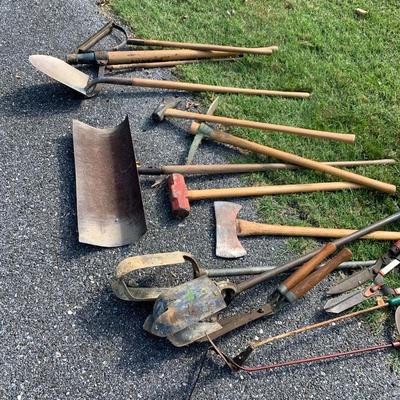 Large Garden Tools Lot