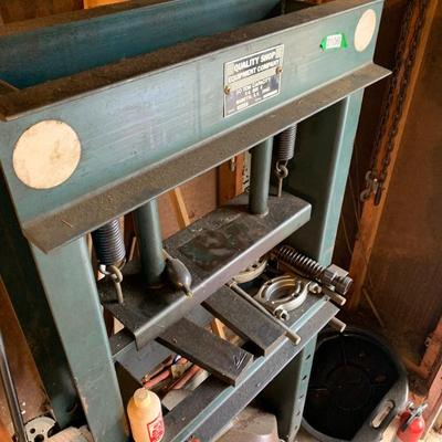 30 Ton Capacity Press